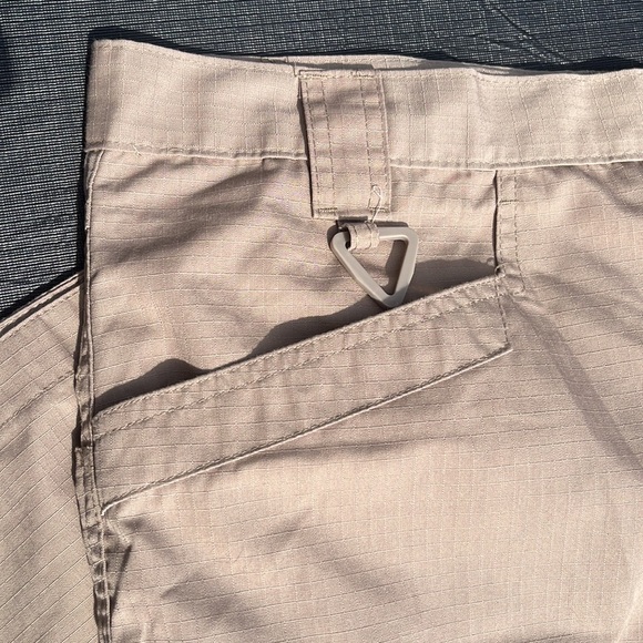 Men’s Lightweight Cargo/Utility Shorts - Picture 3 of 13